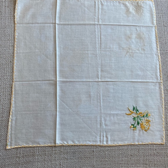 Vintage Handkerchief, from 60’s-70’s,floral, square, yellow and green - Picture 3 of 3